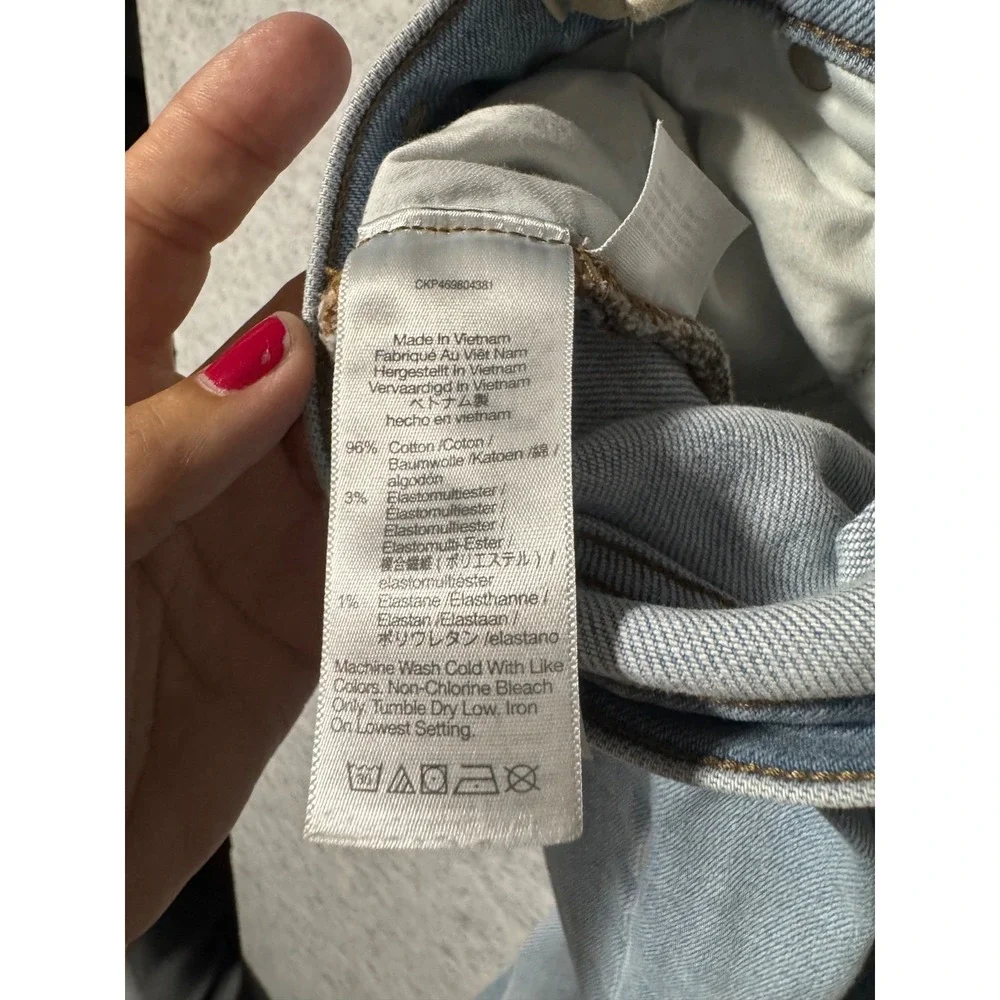 Madewell Womens Size 11 Capri Raw Hem Light Blue Distressed Worn Pants